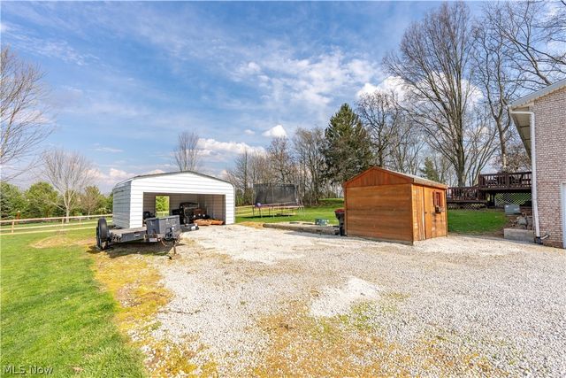 13700 Market Avenue N, Hartville, OH 44632