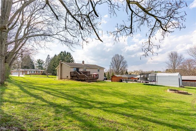 13700 Market Avenue N, Hartville, OH 44632