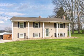 13700 Market Avenue N, Hartville, OH 44632