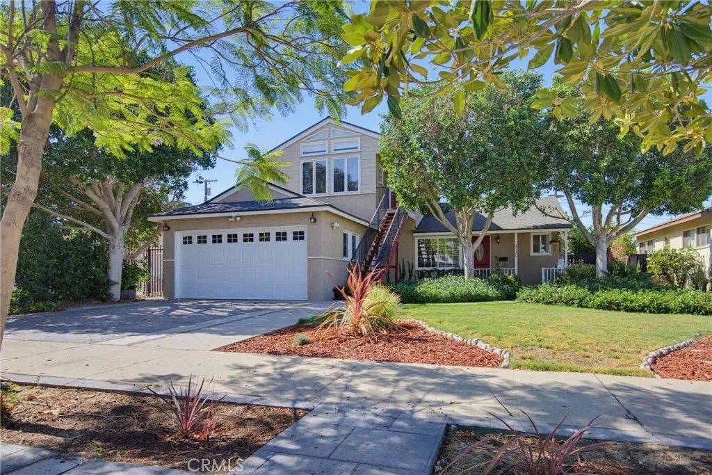 12520 Stagg Street, Los Angeles, CA 91605