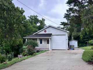 107 Fort St, Estill Springs, TN 37330