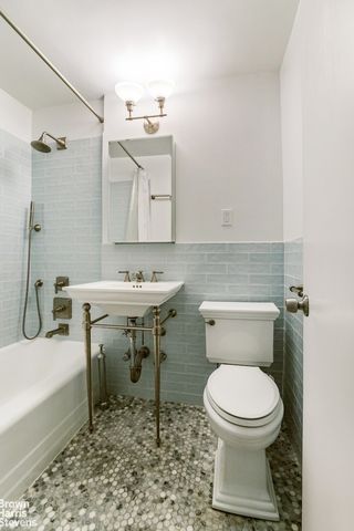 3976 57th St Apt 4G, New York City, NY 11377