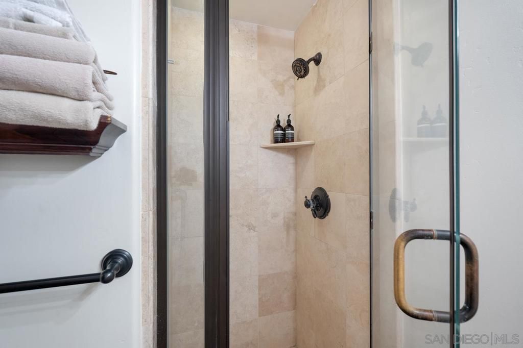 Image 13 of property listing at 410 Pearl St. 2B, La Jolla, CA 92037