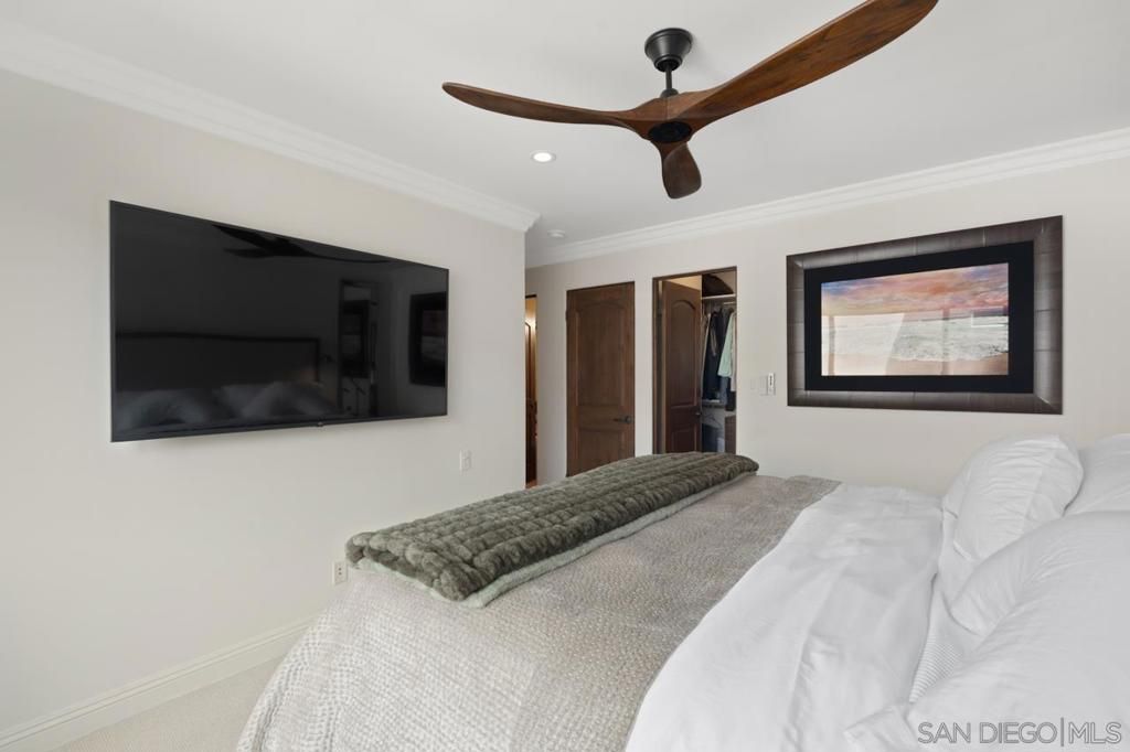 Image 15 of property listing at 410 Pearl St. 2B, La Jolla, CA 92037