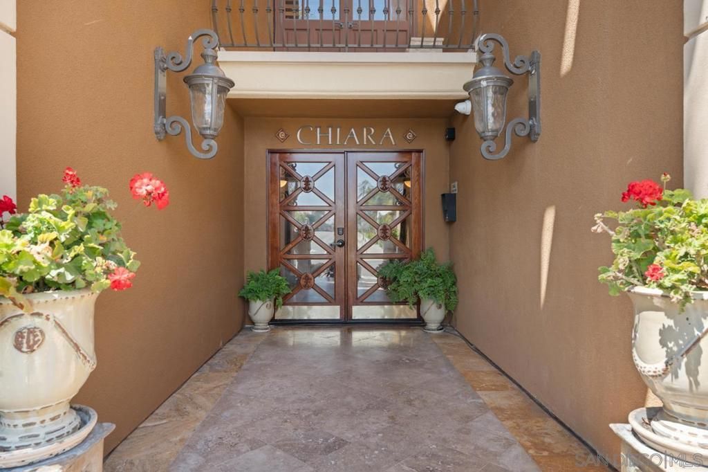 Image 3 of property listing at 410 Pearl St. 2B, La Jolla, CA 92037