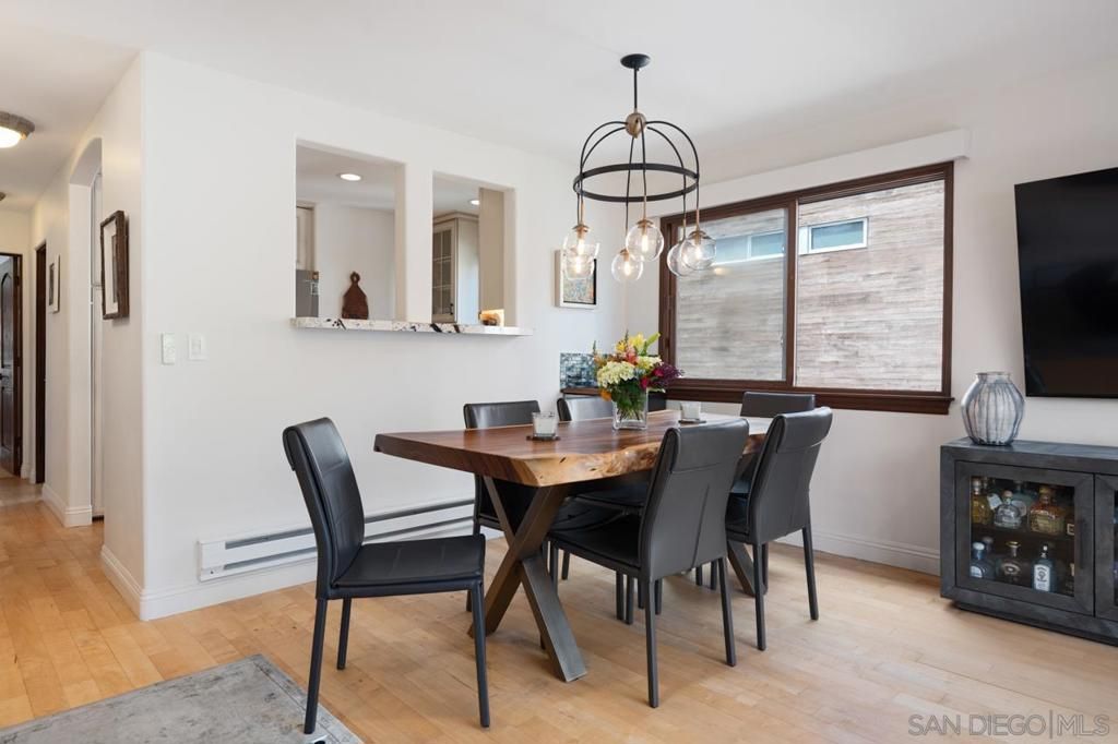 Image 7 of property listing at 410 Pearl St. 2B, La Jolla, CA 92037