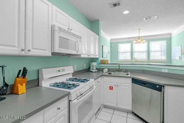 2252 Beach Drive, 1304, Gulfport, MS 39507