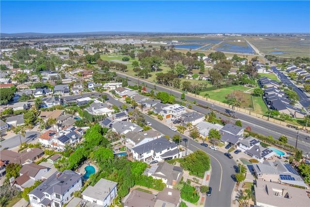 1709 Harbor Way, Seal Beach, CA 90740