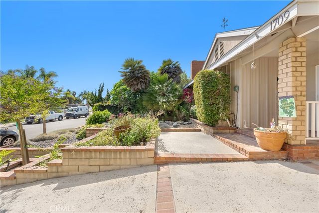 1709 Harbor Way, Seal Beach, CA 90740