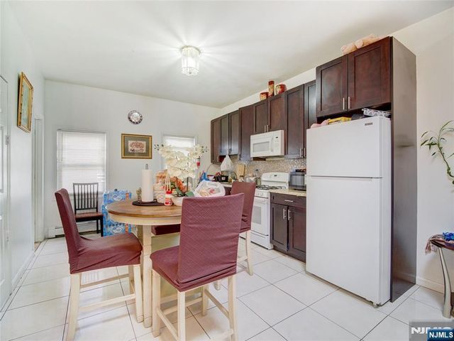 1011 Summit Avenue, Union City, NJ 07087