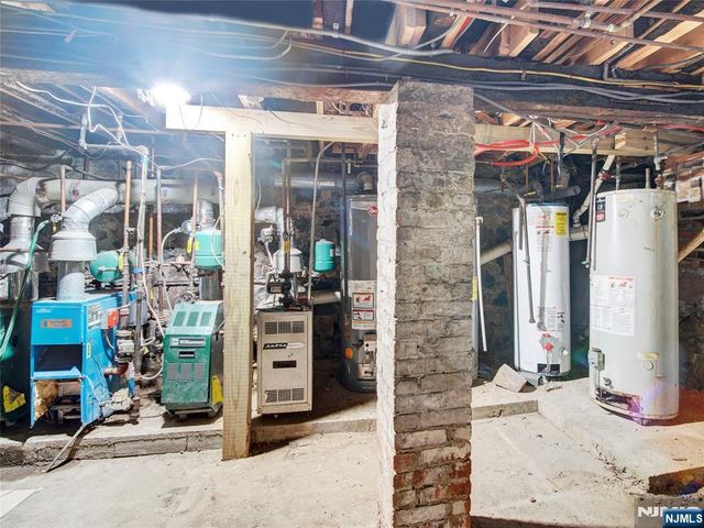 1011 Summit Avenue, Union City, NJ 07087