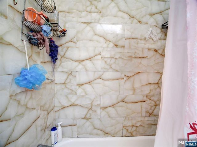 1011 Summit Avenue, Union City, NJ 07087