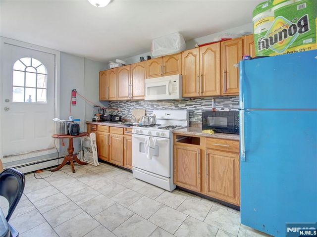 1011 Summit Avenue, Union City, NJ 07087