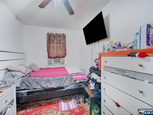 1011 Summit Avenue, Union City, NJ 07087