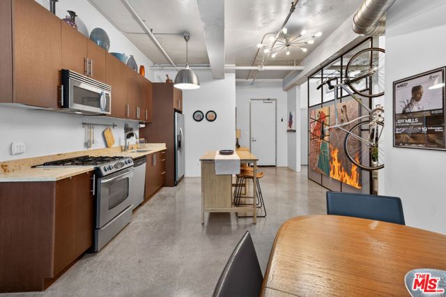 849 S Broadway 203, Los Angeles, CA 90014