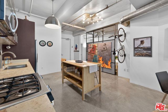 849 S Broadway 203, Los Angeles, CA 90014