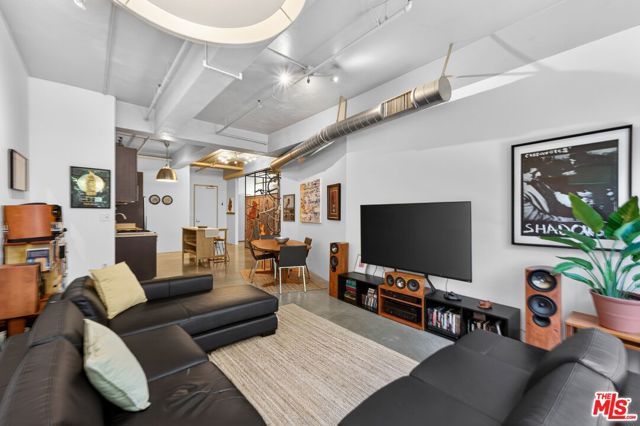 849 S Broadway 203, Los Angeles, CA 90014