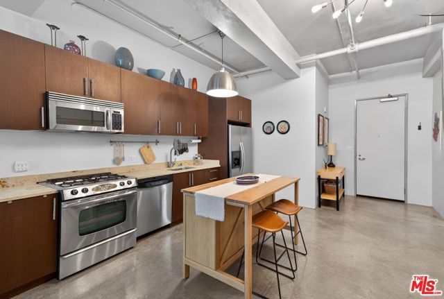 849 S Broadway 203, Los Angeles, CA 90014