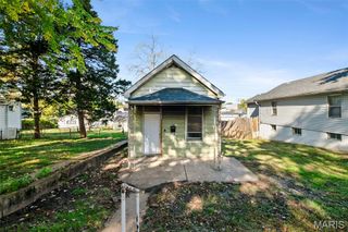 5207 Dewey Avenue, St Louis, MO 63116