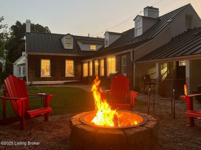 110 E Brashear Ave, Bardstown, KY 40004