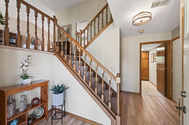 2287 Helmo Court N, Oakdale, MN 55128