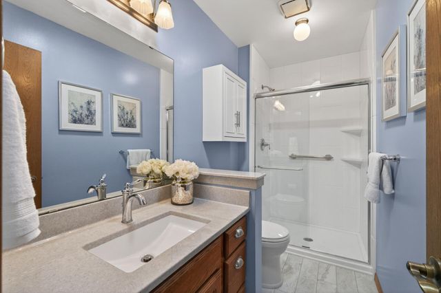 2287 Helmo Court N, Oakdale, MN 55128