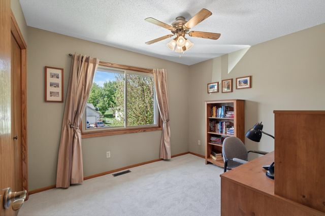 2287 Helmo Court N, Oakdale, MN 55128