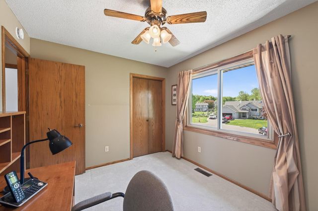 2287 Helmo Court N, Oakdale, MN 55128