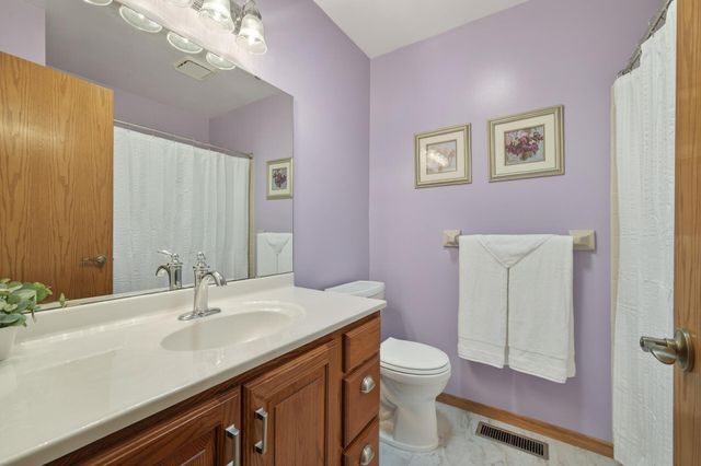 2287 Helmo Court N, Oakdale, MN 55128