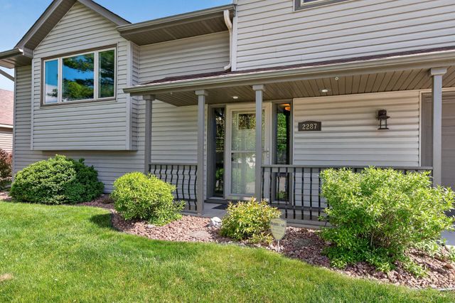 2287 Helmo Court N, Oakdale, MN 55128