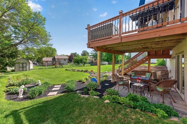 2287 Helmo Court N, Oakdale, MN 55128
