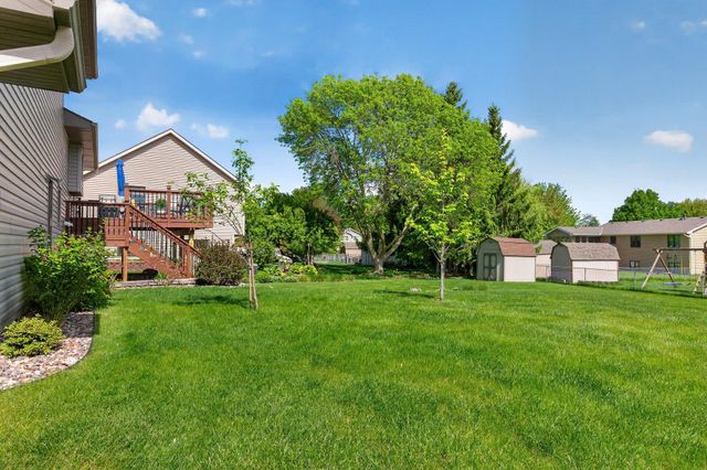 2287 Helmo Court N, Oakdale, MN 55128