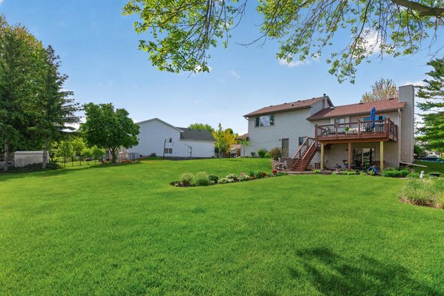2287 Helmo Court N, Oakdale, MN 55128