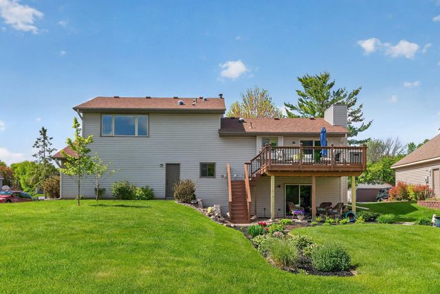 2287 Helmo Court N, Oakdale, MN 55128
