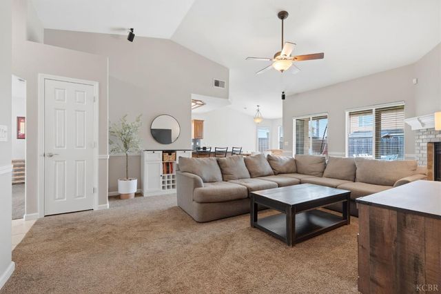 1155 W Julia Way, Hanford, CA 93230