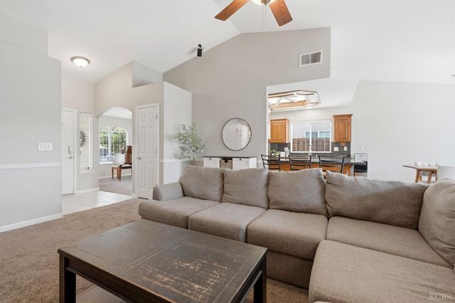 1155 W Julia Way, Hanford, CA 93230