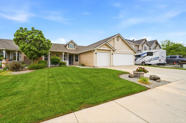 1155 W Julia Way, Hanford, CA 93230