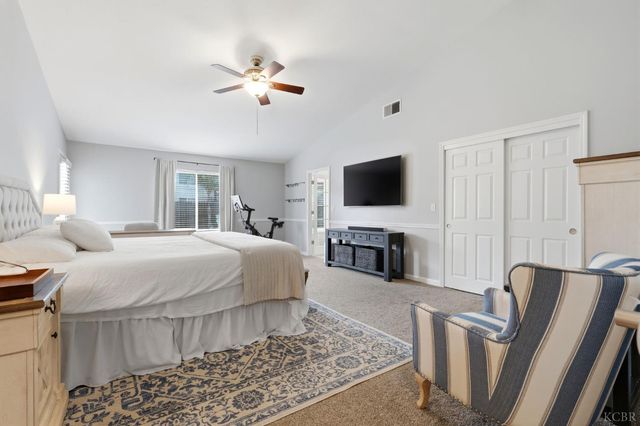 1155 W Julia Way, Hanford, CA 93230