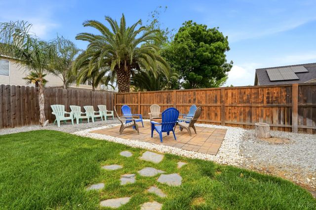 1155 W Julia Way, Hanford, CA 93230