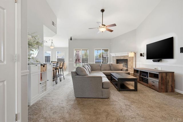 1155 W Julia Way, Hanford, CA 93230