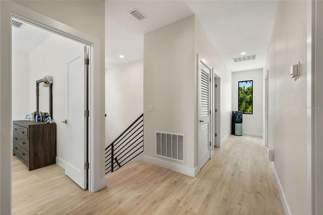 404 E SEWARD STREET, Tampa, FL 33604