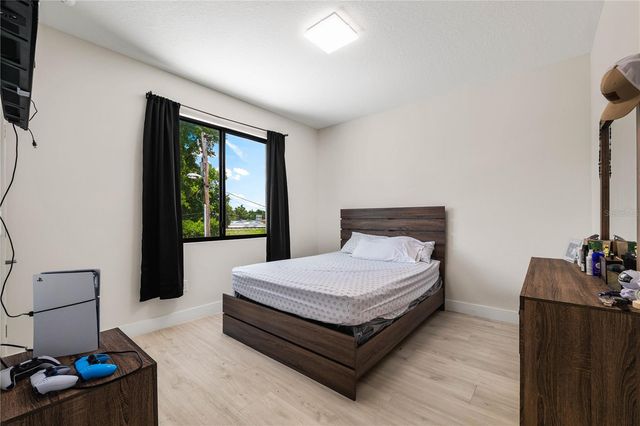 404 E SEWARD STREET, Tampa, FL 33604
