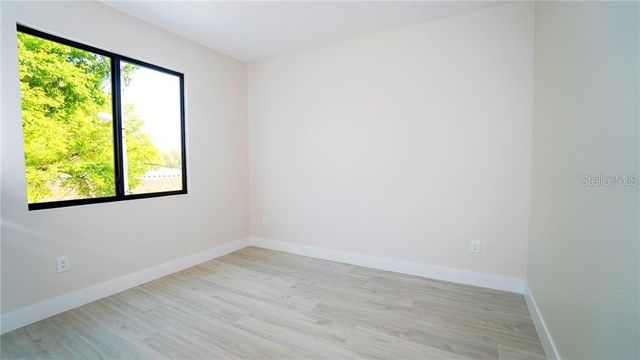 404 E SEWARD STREET, Tampa, FL 33604