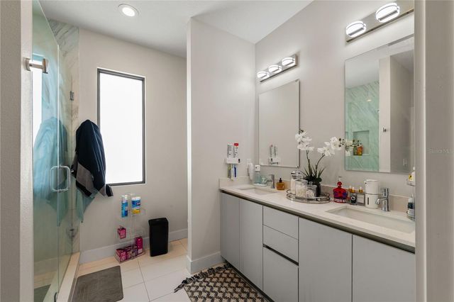 404 E SEWARD STREET, Tampa, FL 33604