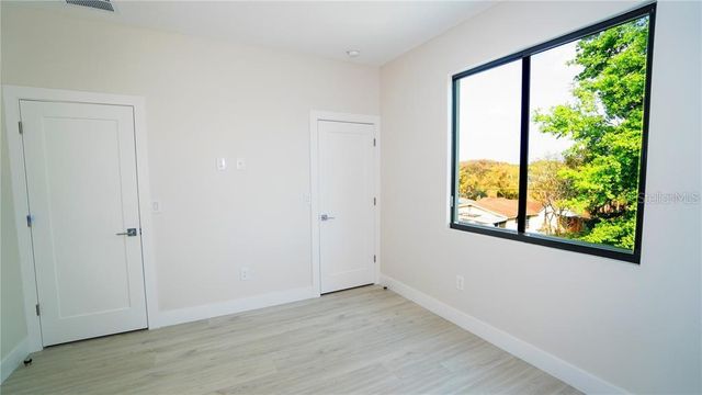 404 E SEWARD STREET, Tampa, FL 33604