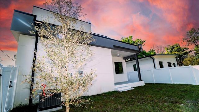 404 E SEWARD STREET, Tampa, FL 33604