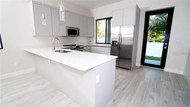 404 E SEWARD STREET, Tampa, FL 33604