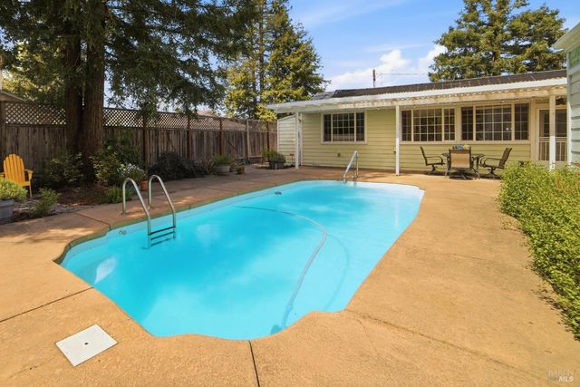 1856 Terry Rd, Santa Rosa, CA 95403