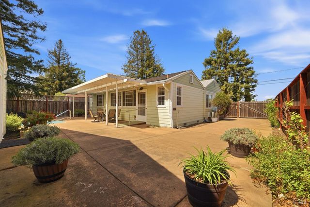 1856 Terry Rd, Santa Rosa, CA 95403