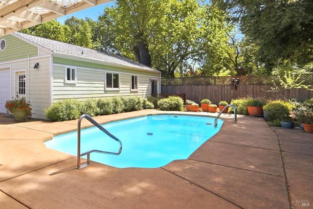 1856 Terry Rd, Santa Rosa, CA 95403